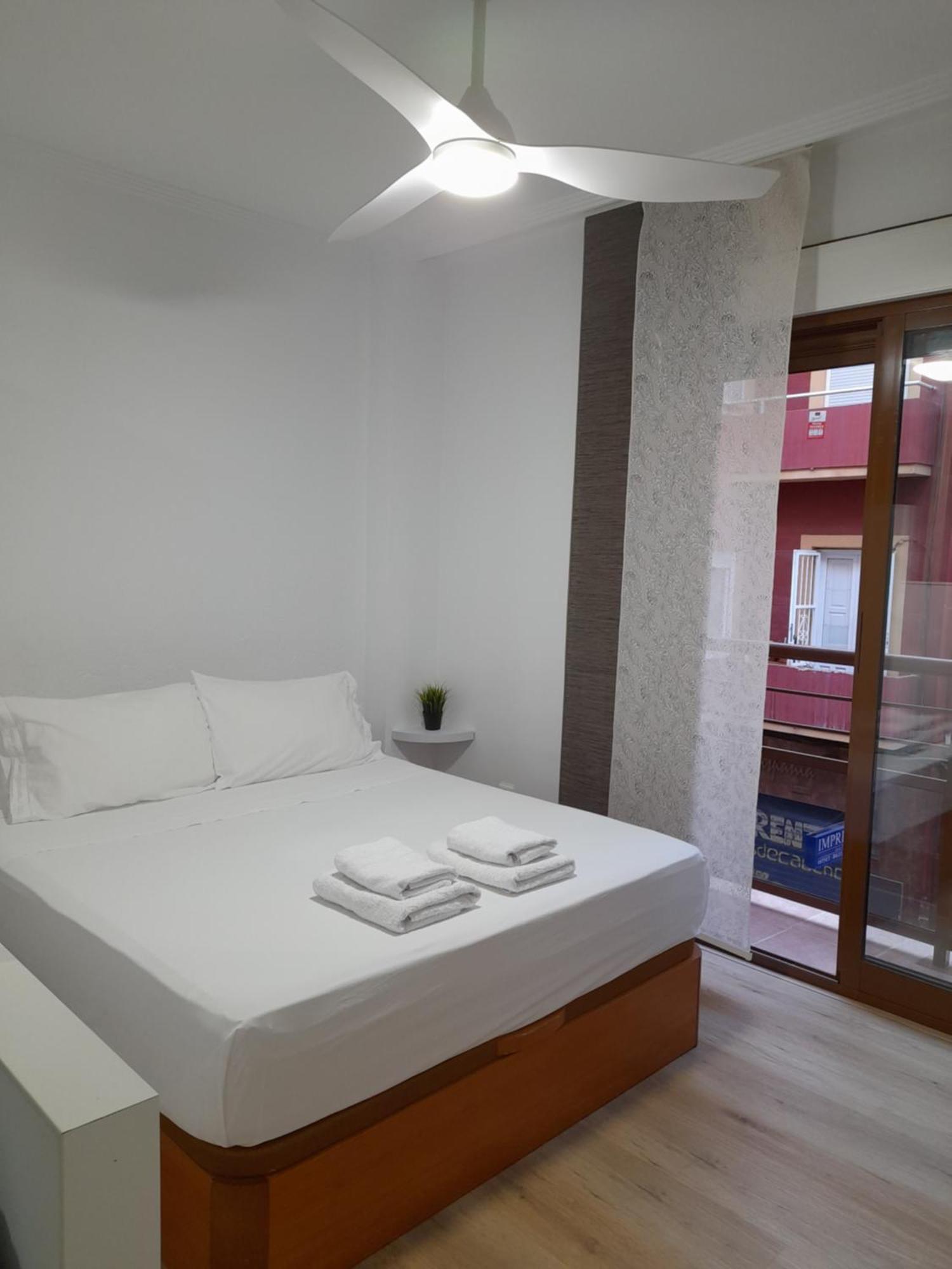 Comodo Aparta Estudio Centrico En Alicante Buitenkant foto