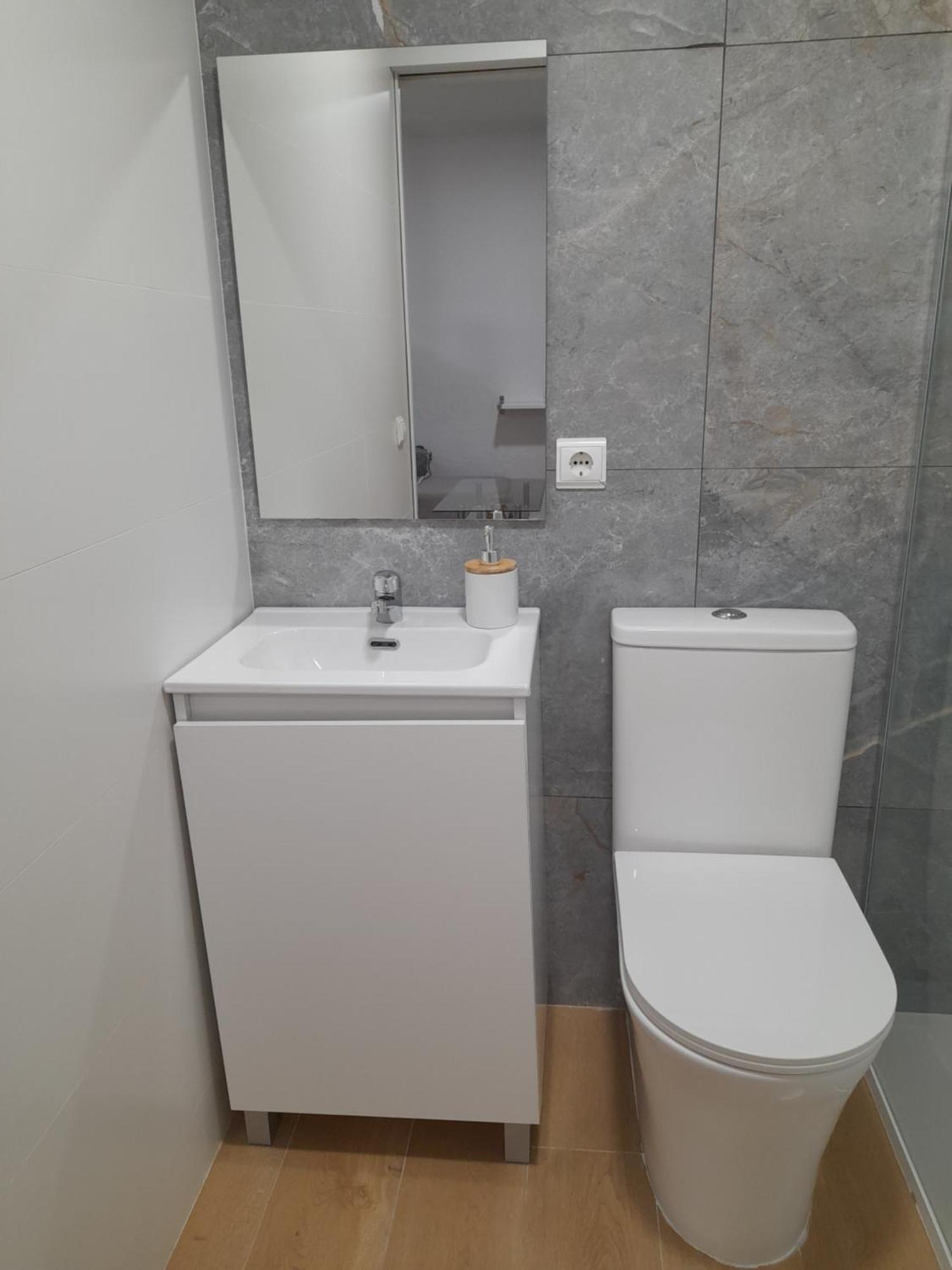 Comodo Aparta Estudio Centrico En Alicante Buitenkant foto